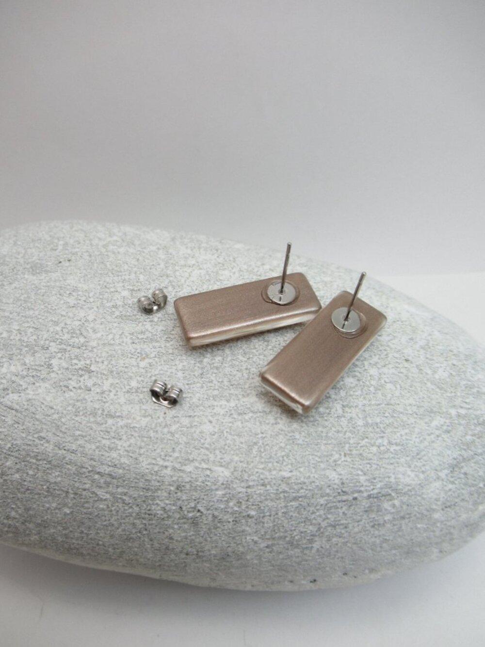 Cabochon rectangle post earrings - Picture 2 of 6